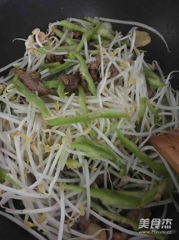 Bean Sprouts and Shredded Pork Pancake recipe