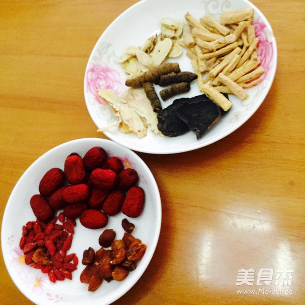 Qingbu Black Chicken Soup recipe