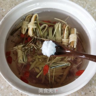 Wick Ophiopogon Lean Meat Soup recipe