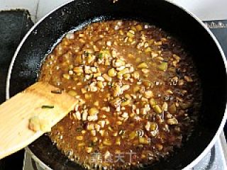 Hot Dry Noodles with Eggplant Meat Sauce recipe