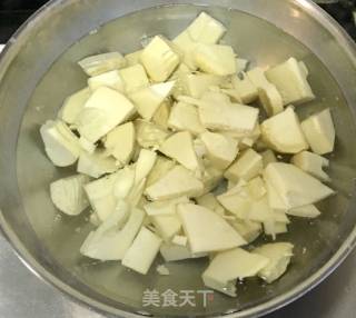 Spring Bamboo Shoots Pork Bone Soup recipe