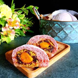 #四session Baking Contest and 爱吃节# Egg Yolk Bean Paste Cranberry Buns recipe