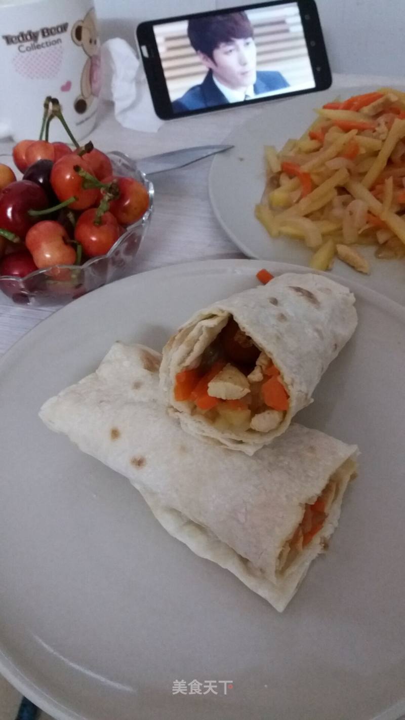 Potato Rolls, Chicken Rolls, Fried Three Shreds of Chicken Shreds, Radish Shreds and Potato Shreds recipe