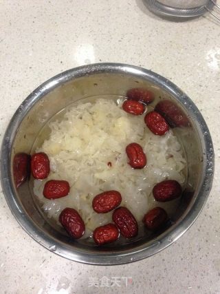 Red Beans, Red Dates and Tremella Soup recipe