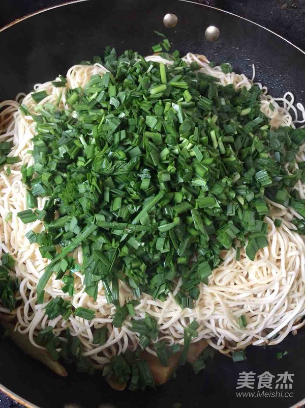 Braised Noodles with Beans in Iron Pot recipe