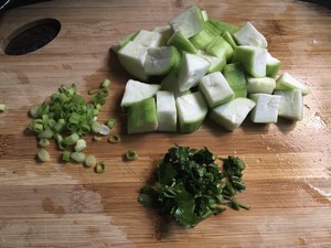 Nutrition Reduced Fat Tomato and Shrimp Slippery Tofu Soup recipe