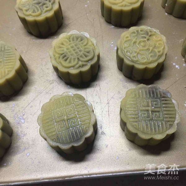 Cantonese Bean Paste Mooncake recipe