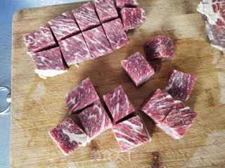 Fried Beef Cubes Mixed with Fruits and Vegetables recipe