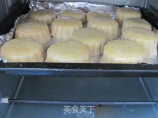 Cinnamon Meat Floss Mooncake recipe