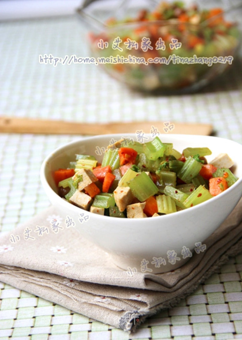 Celery and Peanuts Mixed with Dried Tofu recipe