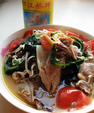 Summer Nourishment Product --- Duck Meat and Pepper Leaf Noodles recipe