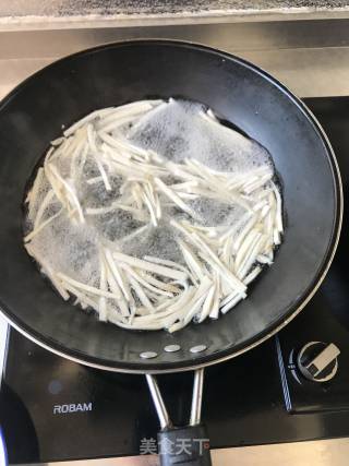 Stir-fried Shredded Pork with Pleurotus Eryngii recipe