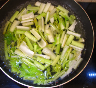 Weight Loss Recipe-salad with Celery and Peanuts recipe