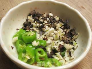 Lettuce with Soy Pepper Oil recipe