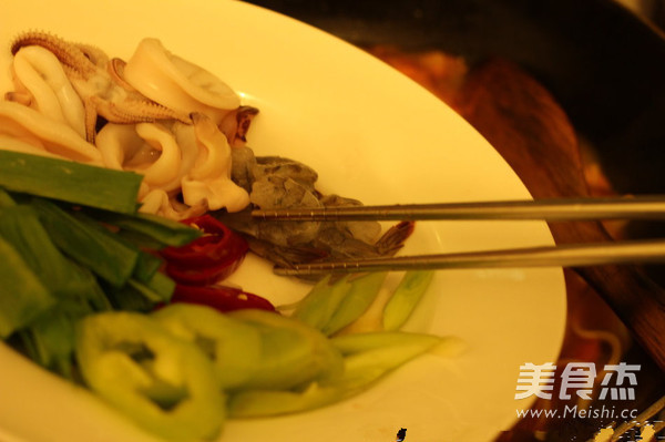 Korean Spicy Seafood Noodle recipe