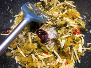 Stir-fried Sauerkraut with Winter Bamboo Shoots recipe