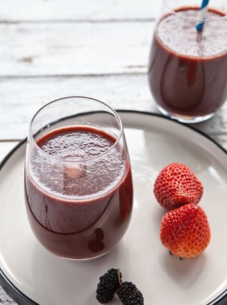 Vitamix Version of Beetroot and Multi-berry Smoothie