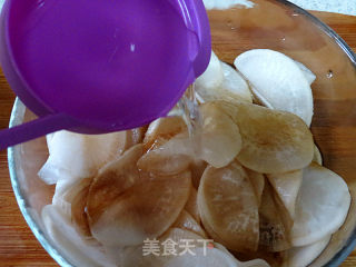 Crisp and Refreshing 【soy Pickled Radish】 recipe