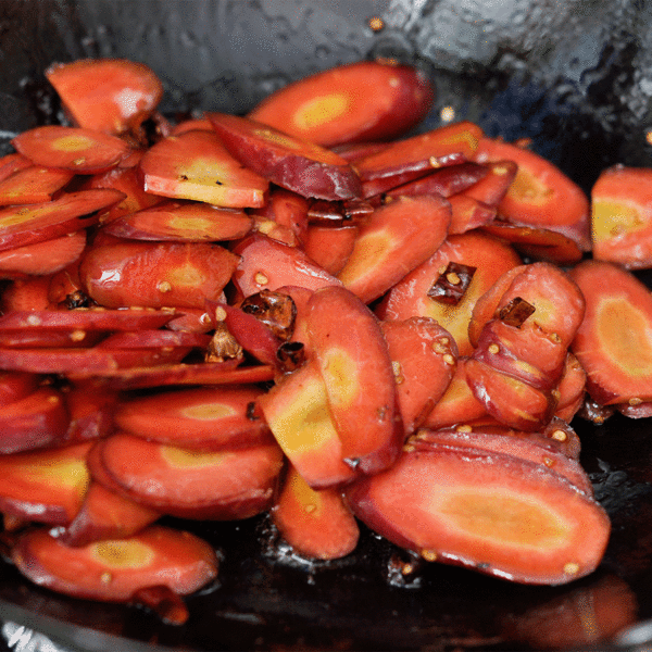 Stir-fried Carrots with Twice-cooked Pork recipe