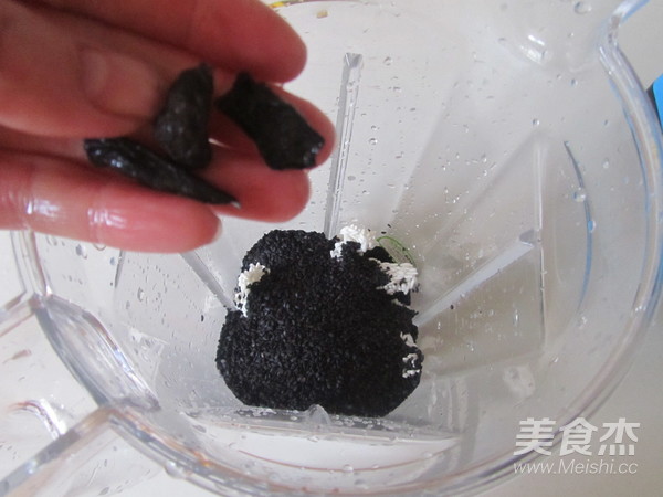 Shouwu Black Sesame Paste recipe