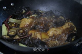 A Delicacy for Entertaining Guests-chicken Legs Stewed with Mushrooms recipe