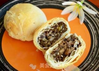 #新良第一节婚纱大赛#prune Dried Vegetables and Pastry Moon Cakes recipe