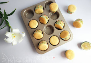 #the 4th Baking Contest and is Love Eat Festival# Lime Sponge Cupcakes (salad Oil Version) recipe