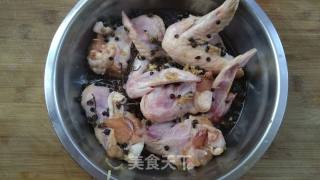 Grilled Chicken Wings with Rattan Pepper Flavor recipe