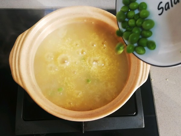 Super Simple and Zero Failure, Soft and Sweet Lotus Seed Pea Millet Porridge recipe