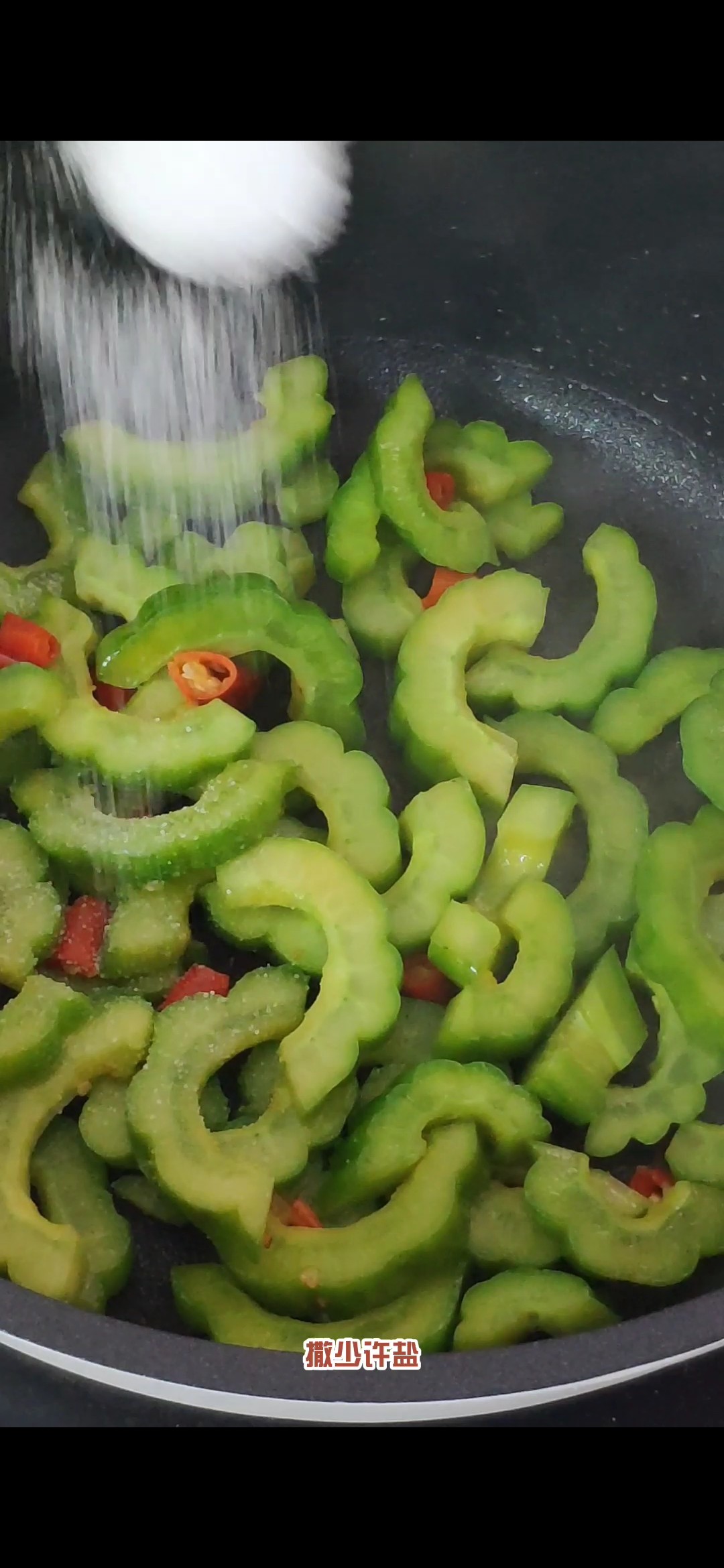 Spicy Fried Bitter Gourd, Crispy Taste, Spicy and Served with Rice recipe