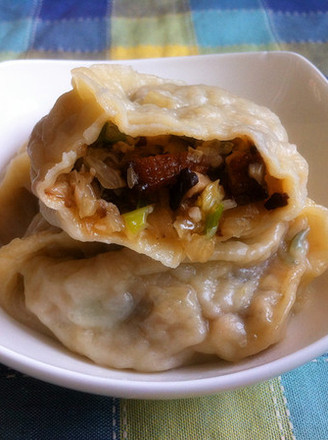Steamed Dumplings with Mushrooms and Cabbage Cooked Meat recipe