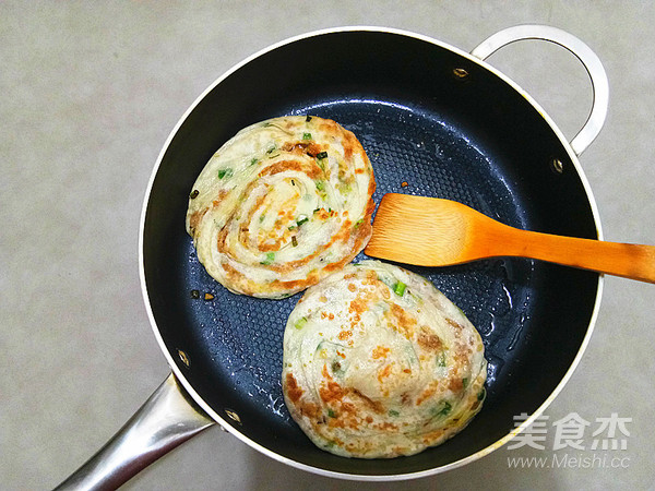 Lard Residue and Green Onion Pancakes recipe