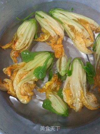 Fried Pumpkin Flowers recipe