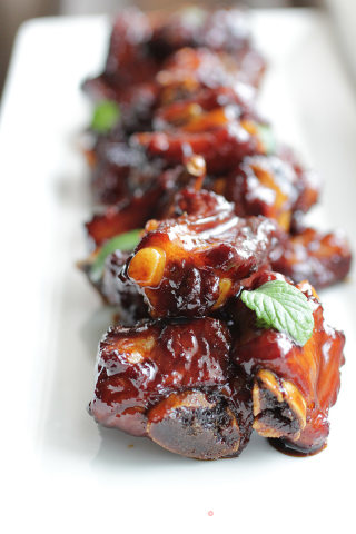 Sweet and Sour Short Ribs with Lime Vinegar and Mandarin Peel recipe