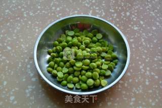 Fried Shrimp with Lotus Seeds and Peas recipe