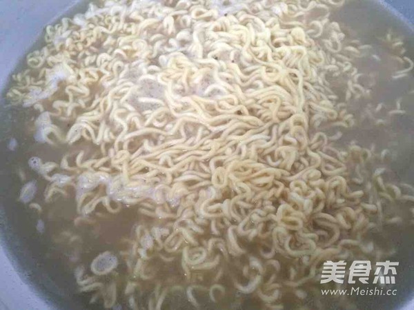 Fried Instant Noodles recipe