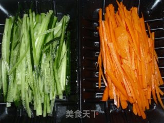 Cucumber and Carrot Mixed with Sea Fat Vegetables recipe