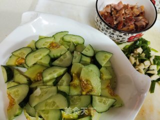 Stir-fried Cucumber with Diced Chicken recipe