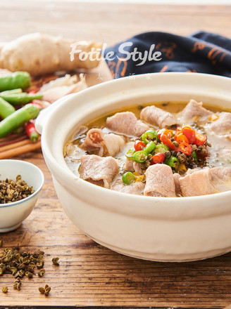 Beef with Vine Pepper and Sour Soup recipe