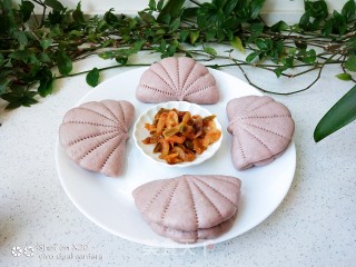 Black Currant Lotus Leaf Bun recipe