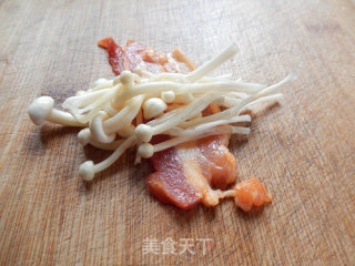 Pan-fried Pork Belly Roll with Enoki Mushroom recipe