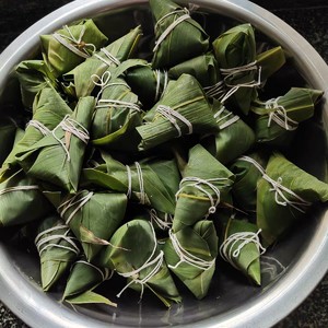 Detailed Version of Triangular Rice Dumplings Sweet and Soft Glutinous Red Bean Dumplings recipe