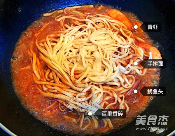 Seafood Braised Noodles recipe