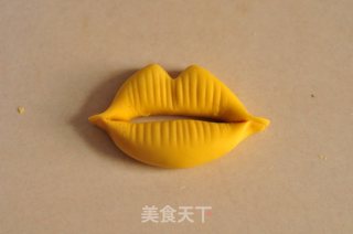 Sexy Lips Buns recipe