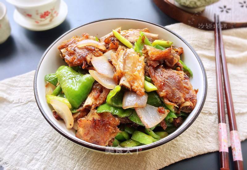 Stir-fried Pork Ribs with Green Pepper recipe