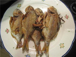 Fried Small Sea Fish with Lemon Juice recipe