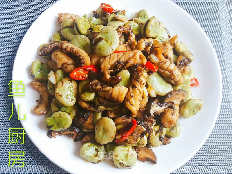 Fresh Squid, Shiitake Mushrooms and Green Broad Beans──private Dishes in Yuer's Kitchen recipe