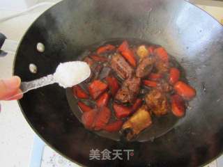 Roasted Pork Ribs with Panax Notoginseng and Carrot recipe