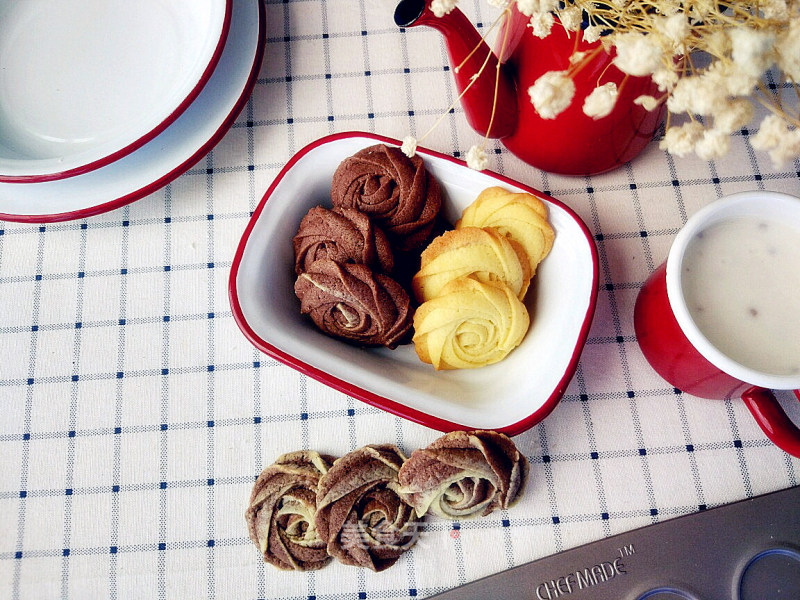 Rose Bicolor Cookies recipe