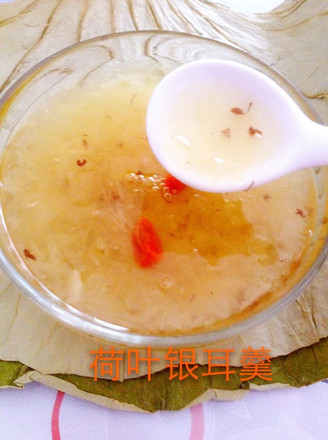 Lotus Leaf Tremella Osmanthus Soup